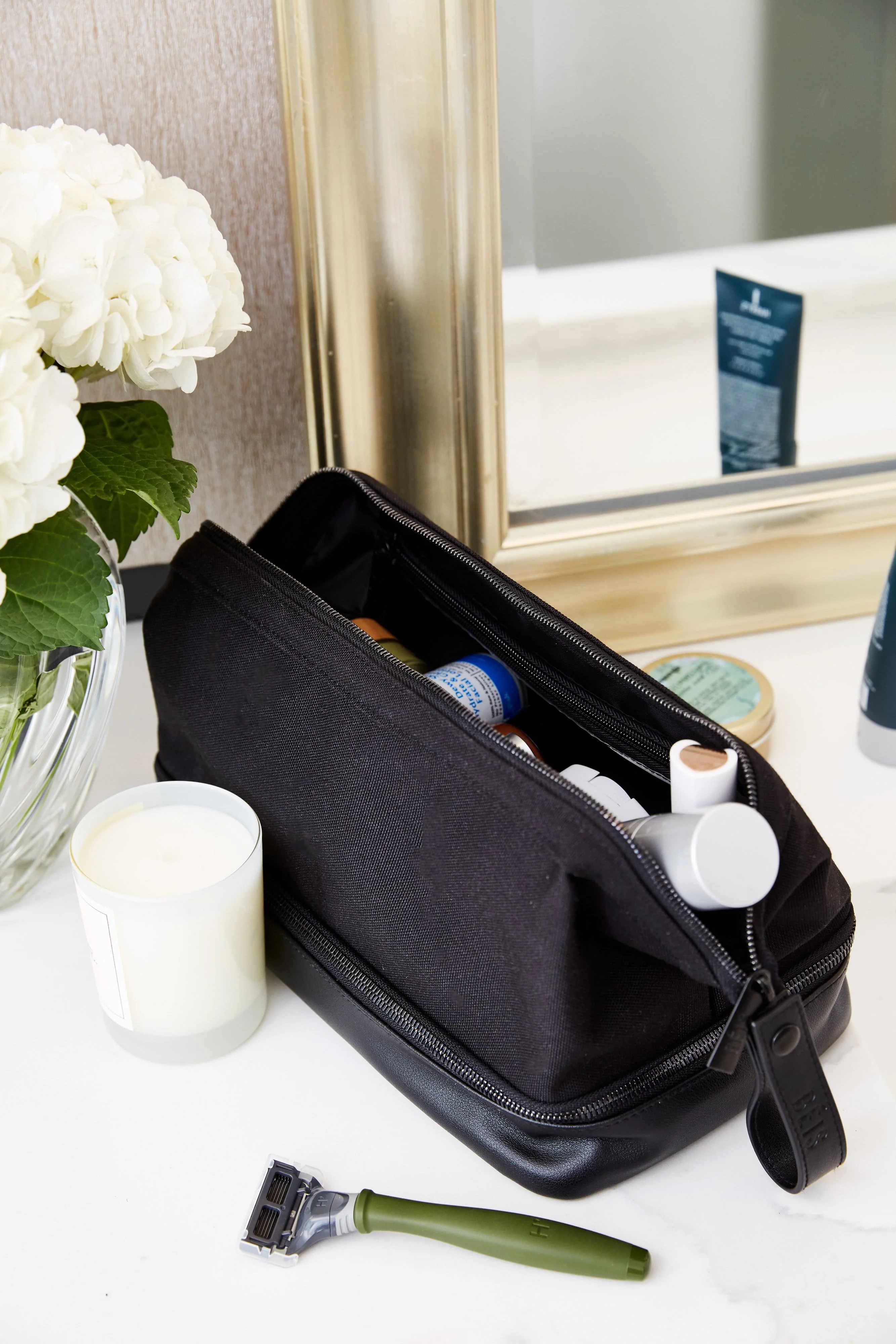 The Dopp Kit in Black - Image 9