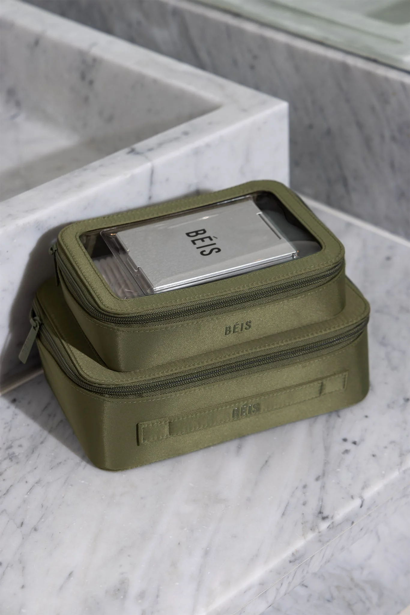 Resale The In Flight Cosmetic Set in Olive - Image 6