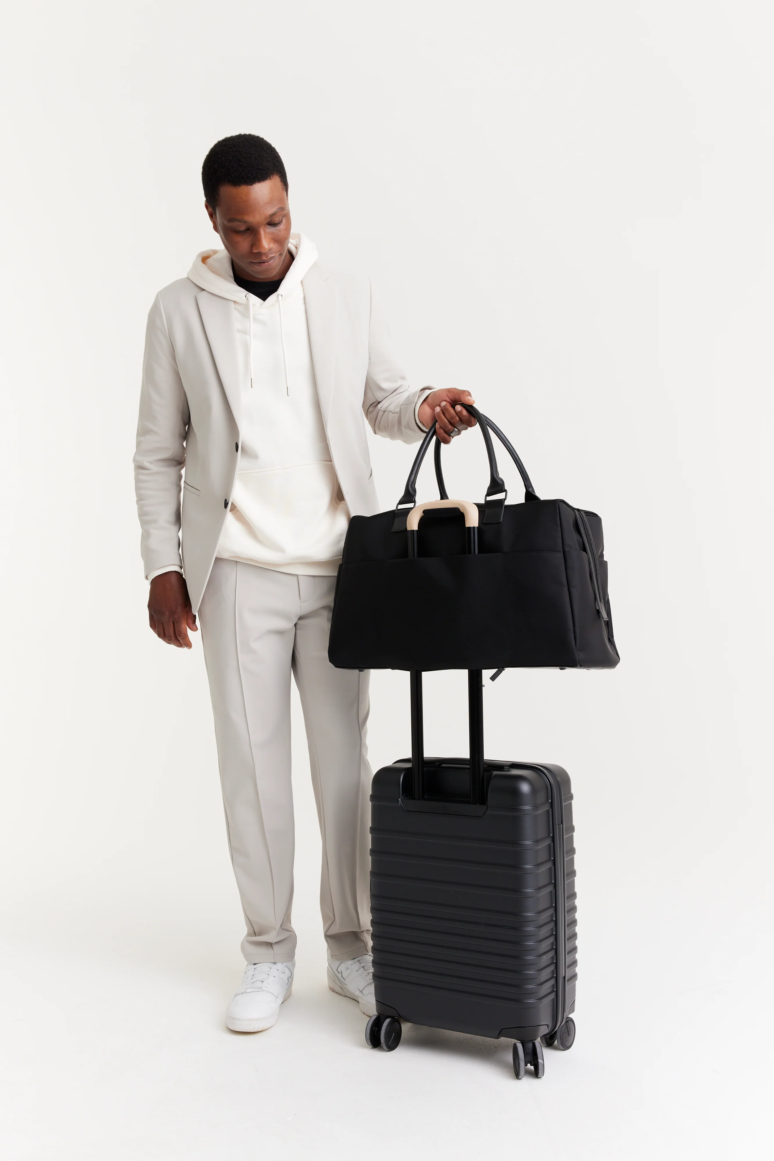 The Commuter Duffle in Black - Image 15