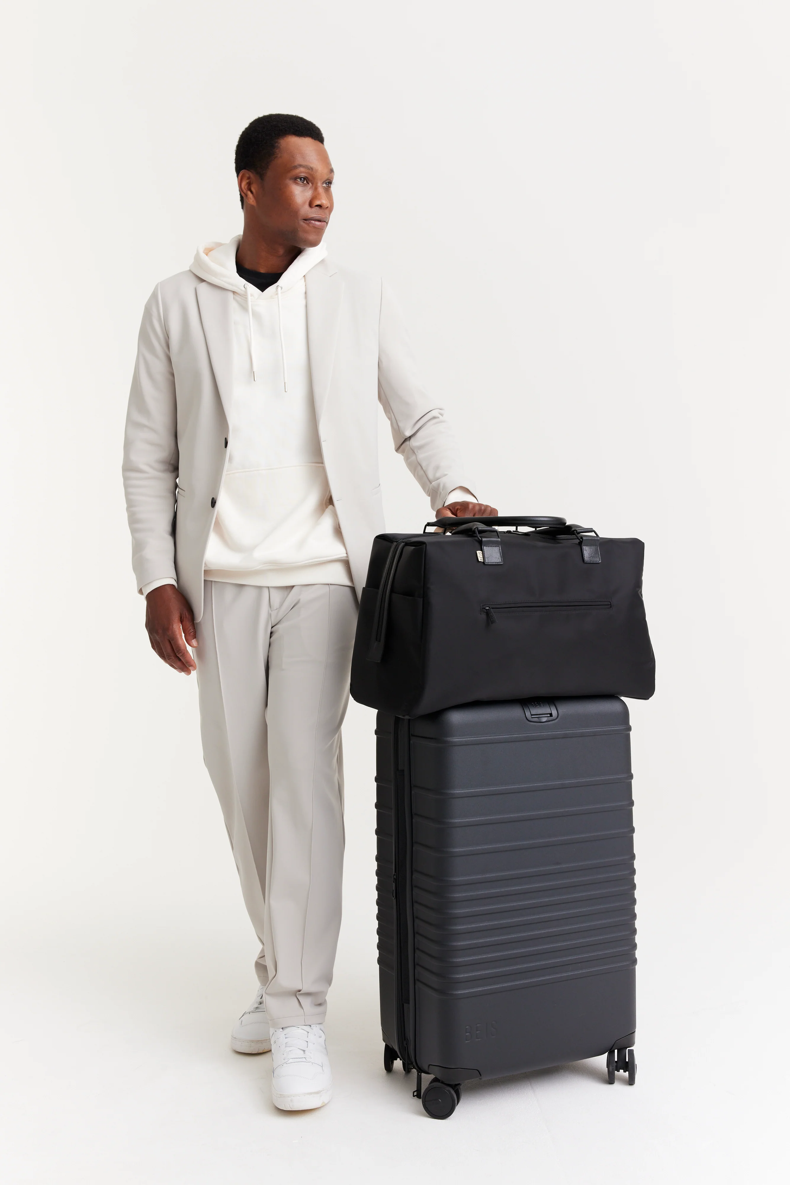 The Commuter Duffle in Black - Image 4