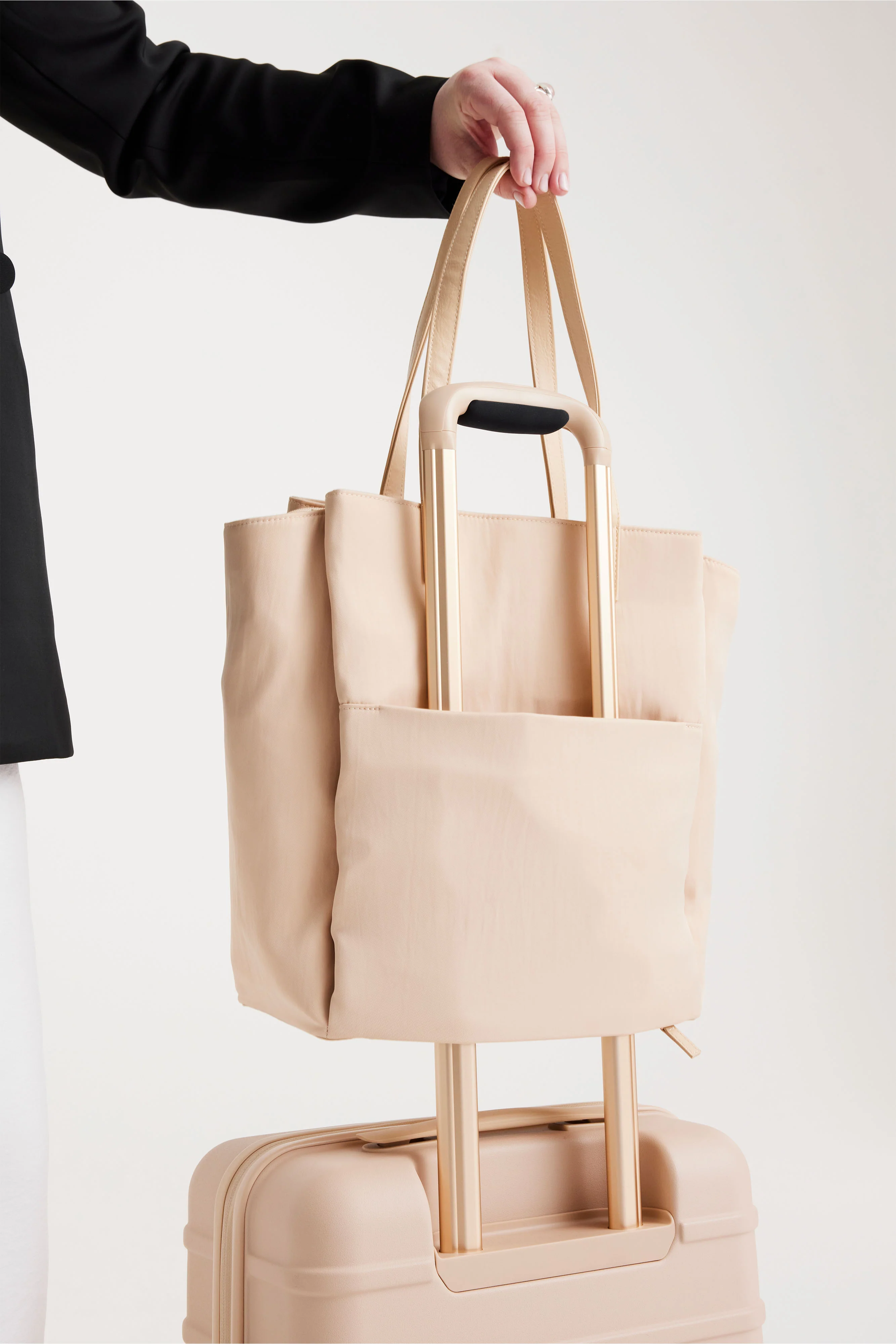 The Commuter Tote in Beige - Image 11