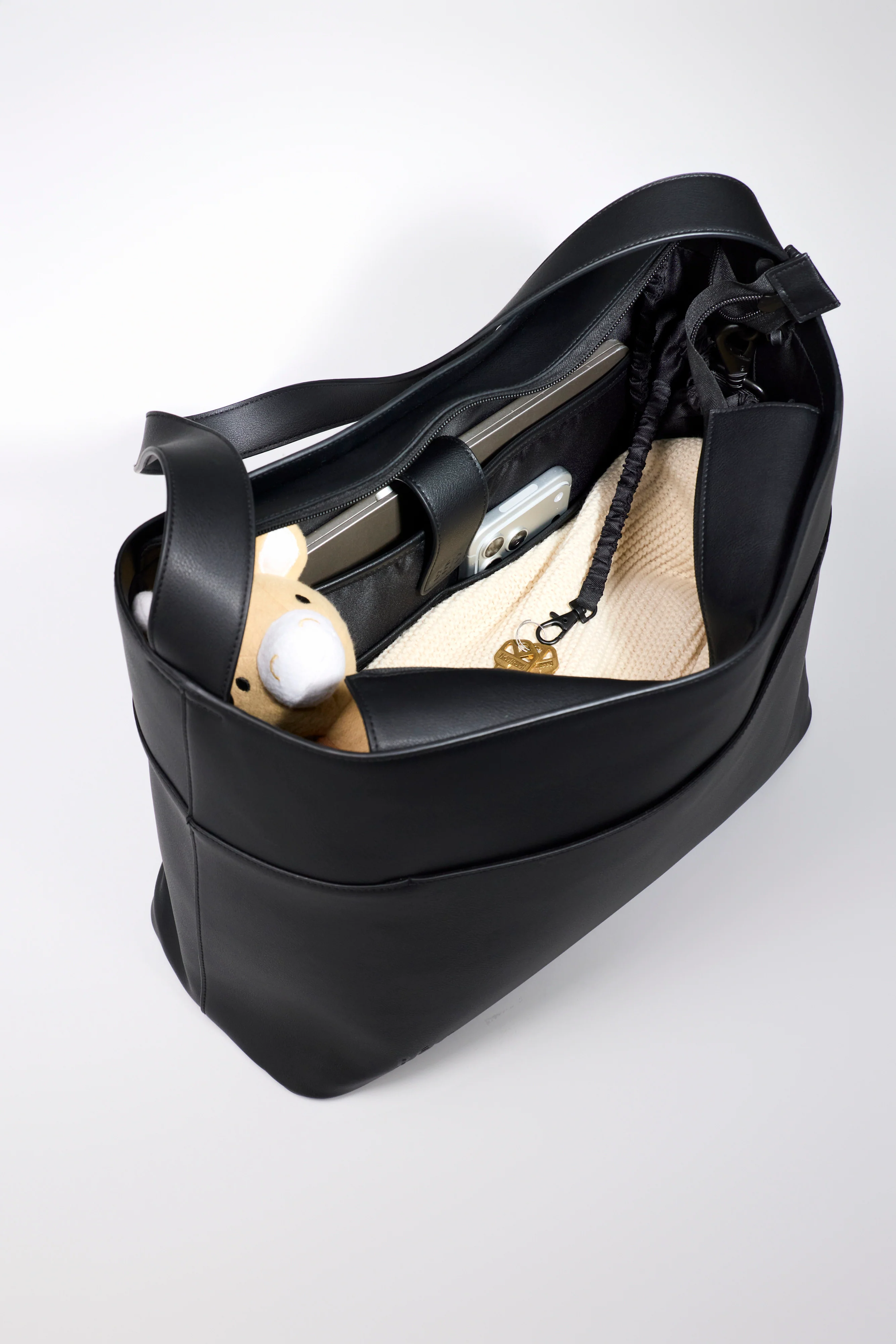 The Diaper Tote in Black - Image 8