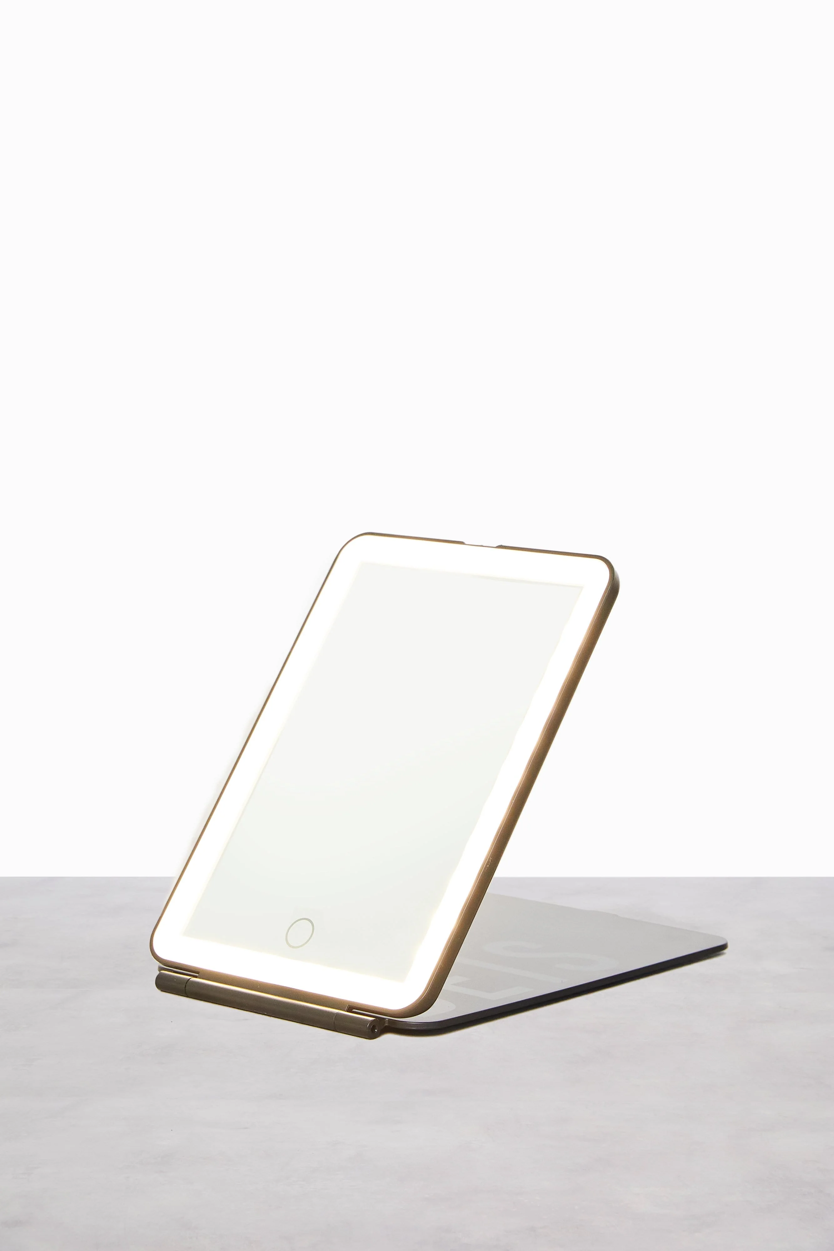 The Light-Up Travel Mirror in Black - Image 5