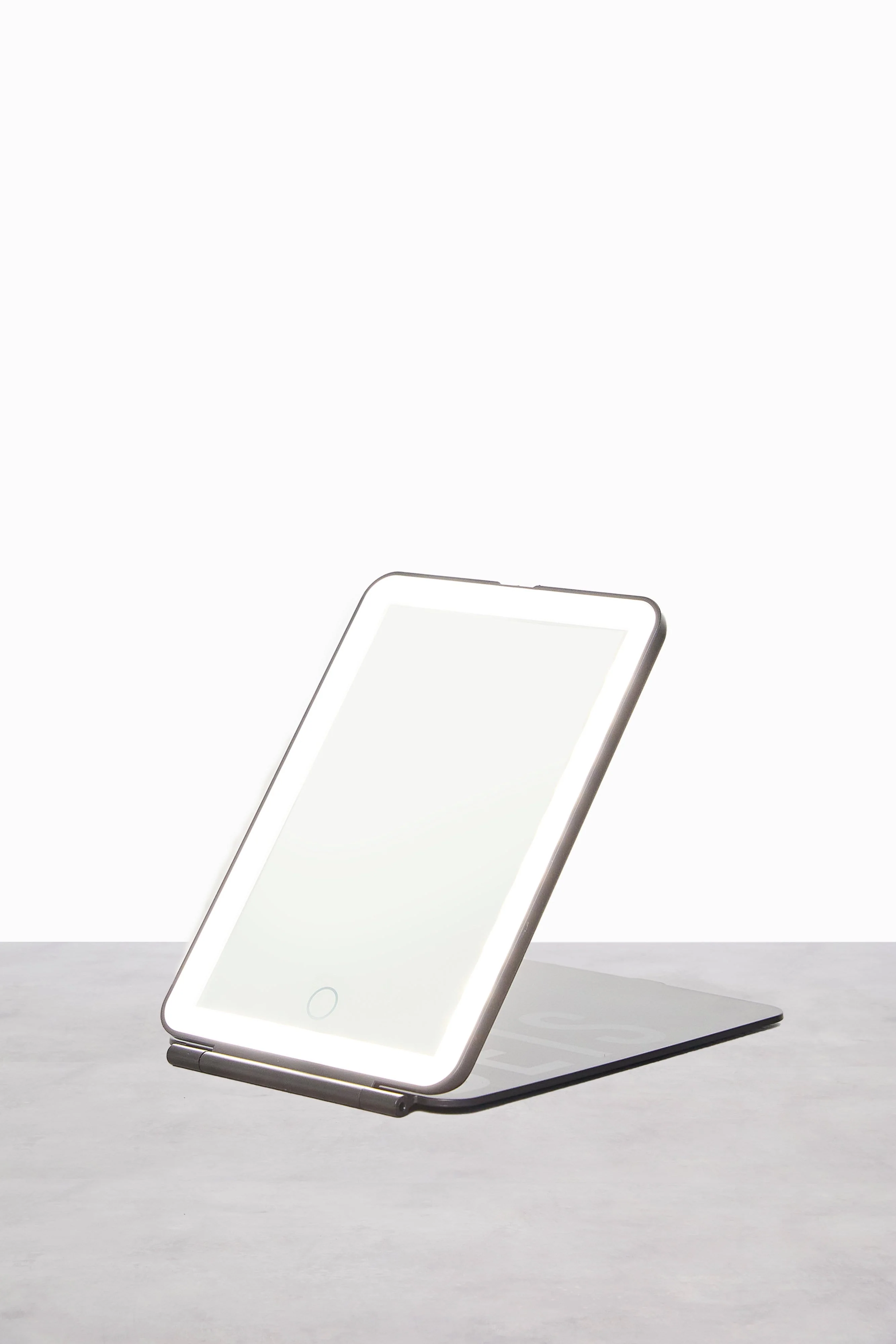 The Light-Up Travel Mirror in Black - Image 6