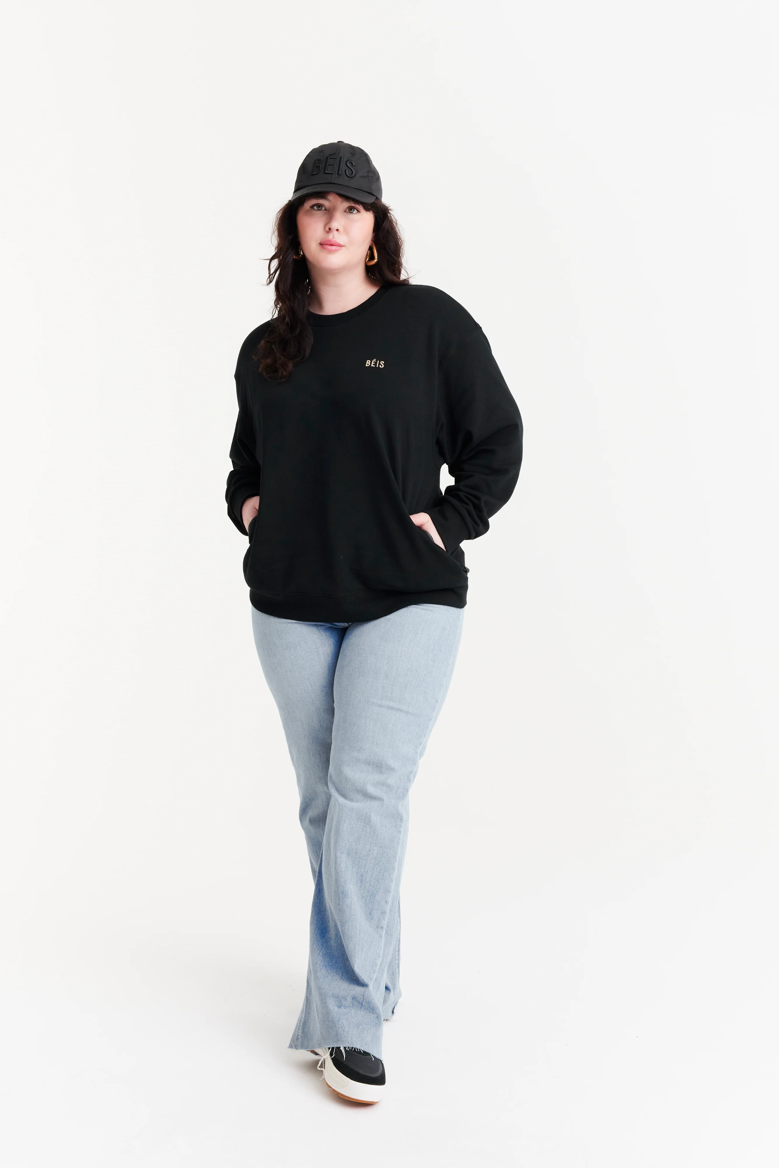 The Sweatshirt in Black - Image 8
