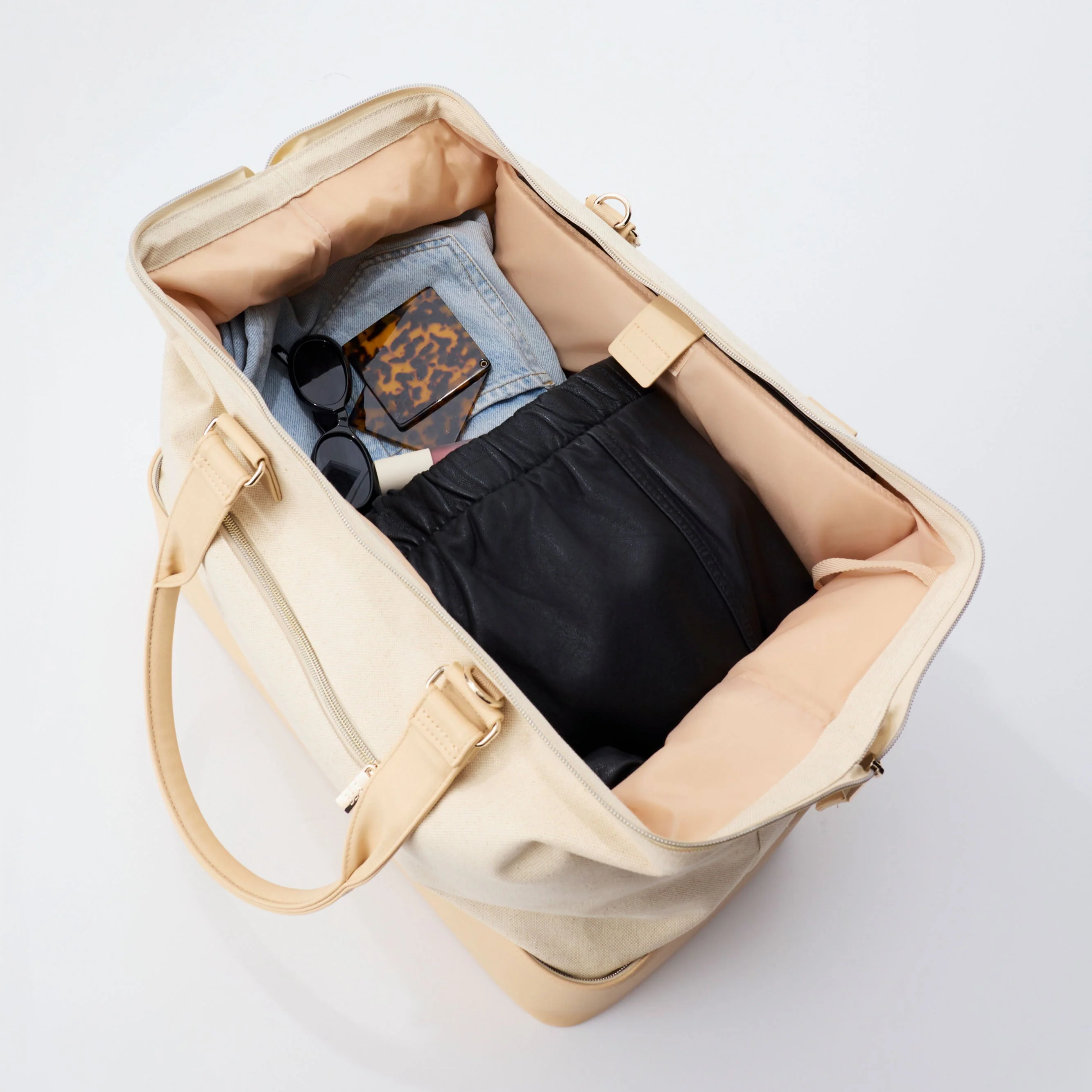 The Weekender in Beige - Image 6