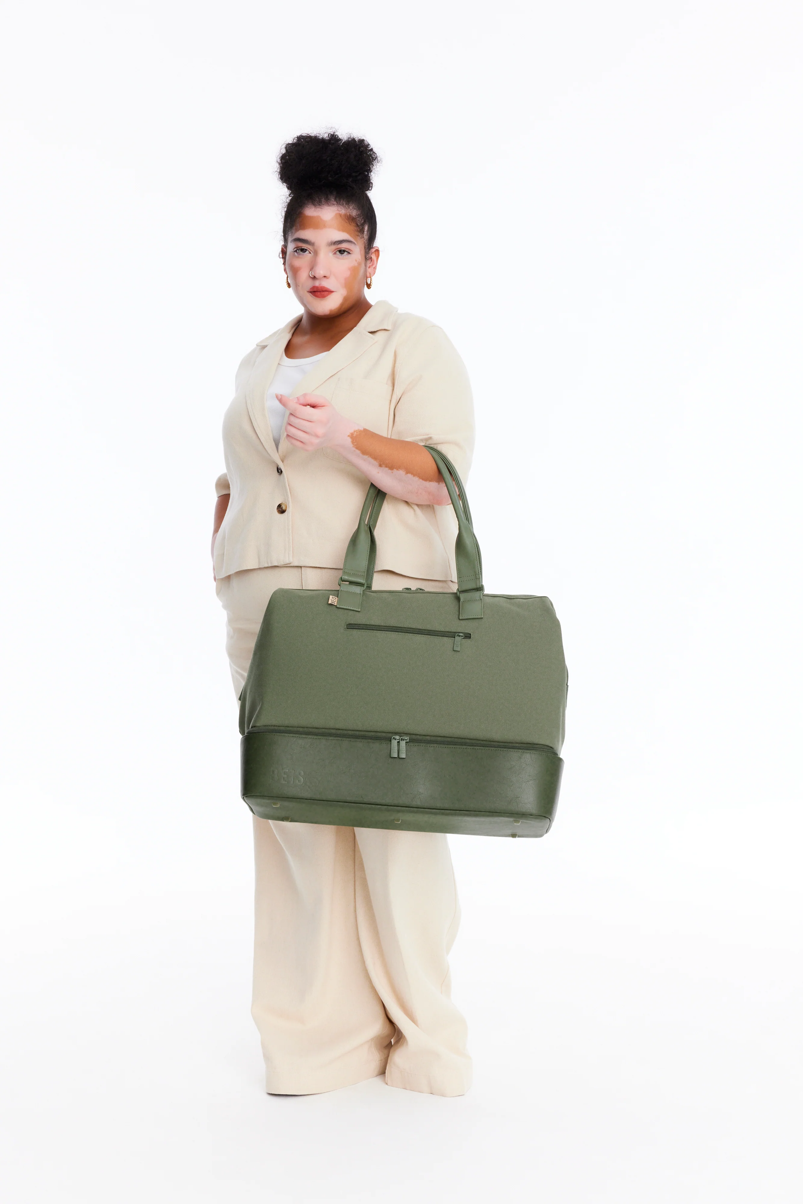 The Weekender in Olive - Image 5